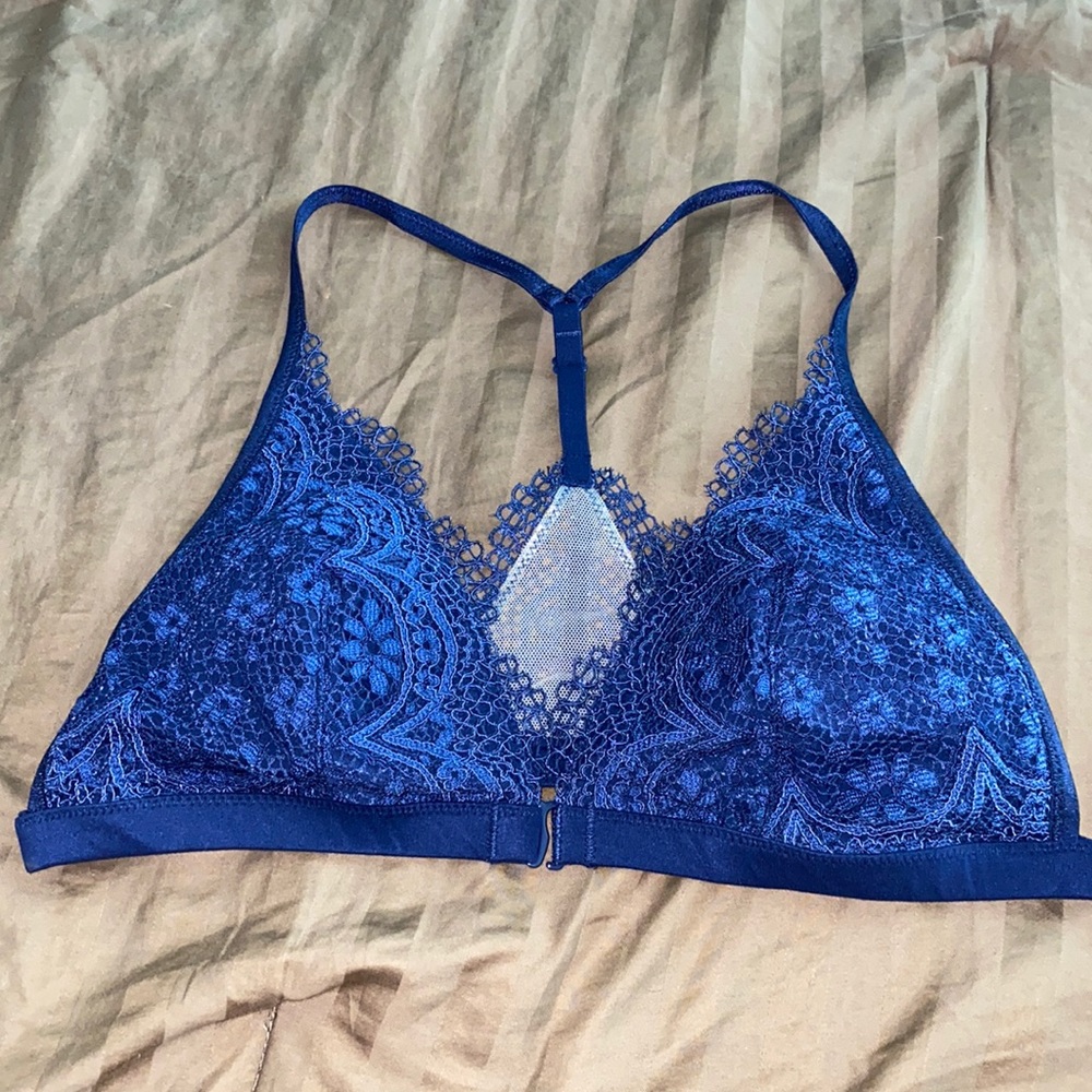 VS Lace Padded Bralette ✨✨ NWOT Navy